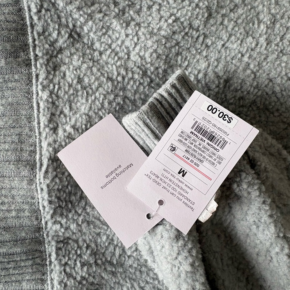 NWT Auden pullover Sweater in Light Gray - Picture 4 of 4